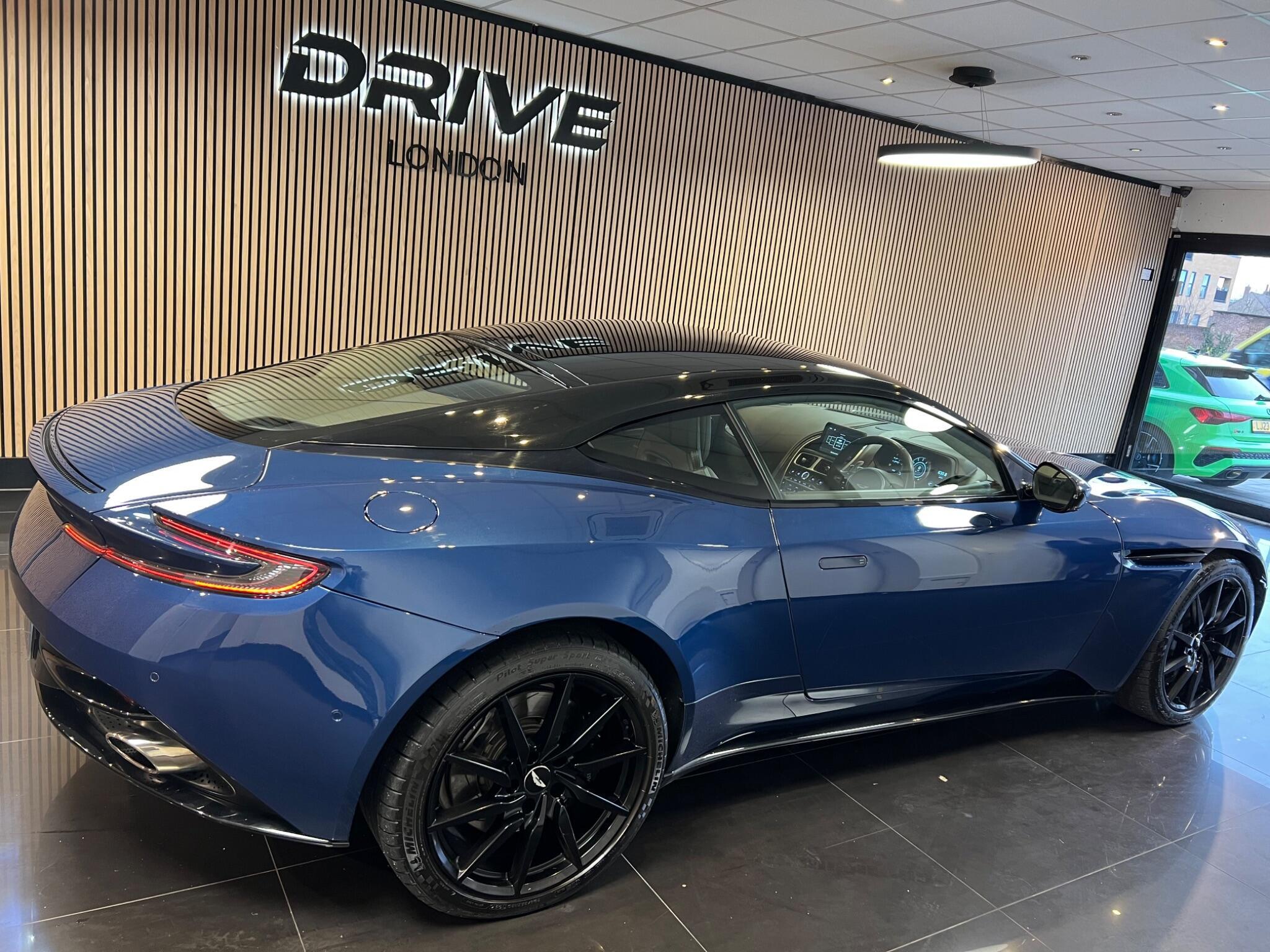 Aston Martin DB11